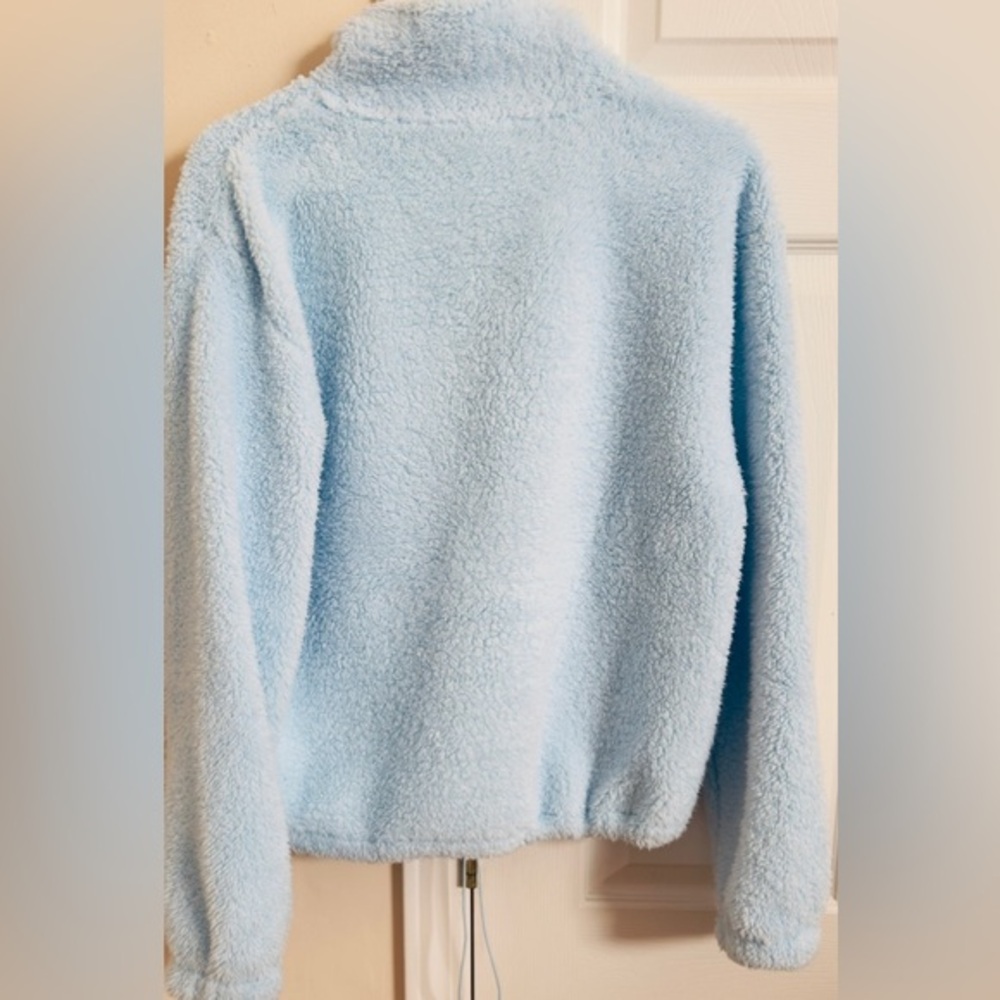 Woman’s No Boundaries Sky Blue Fuzzy 100%‎ Recycled Polyester Pullover Size M - Picture 4 of 7